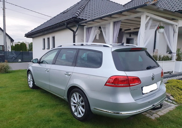 Volkswagen Passat cena 26600 przebieg: 220000, rok produkcji 2012 z Gliwice małe 211